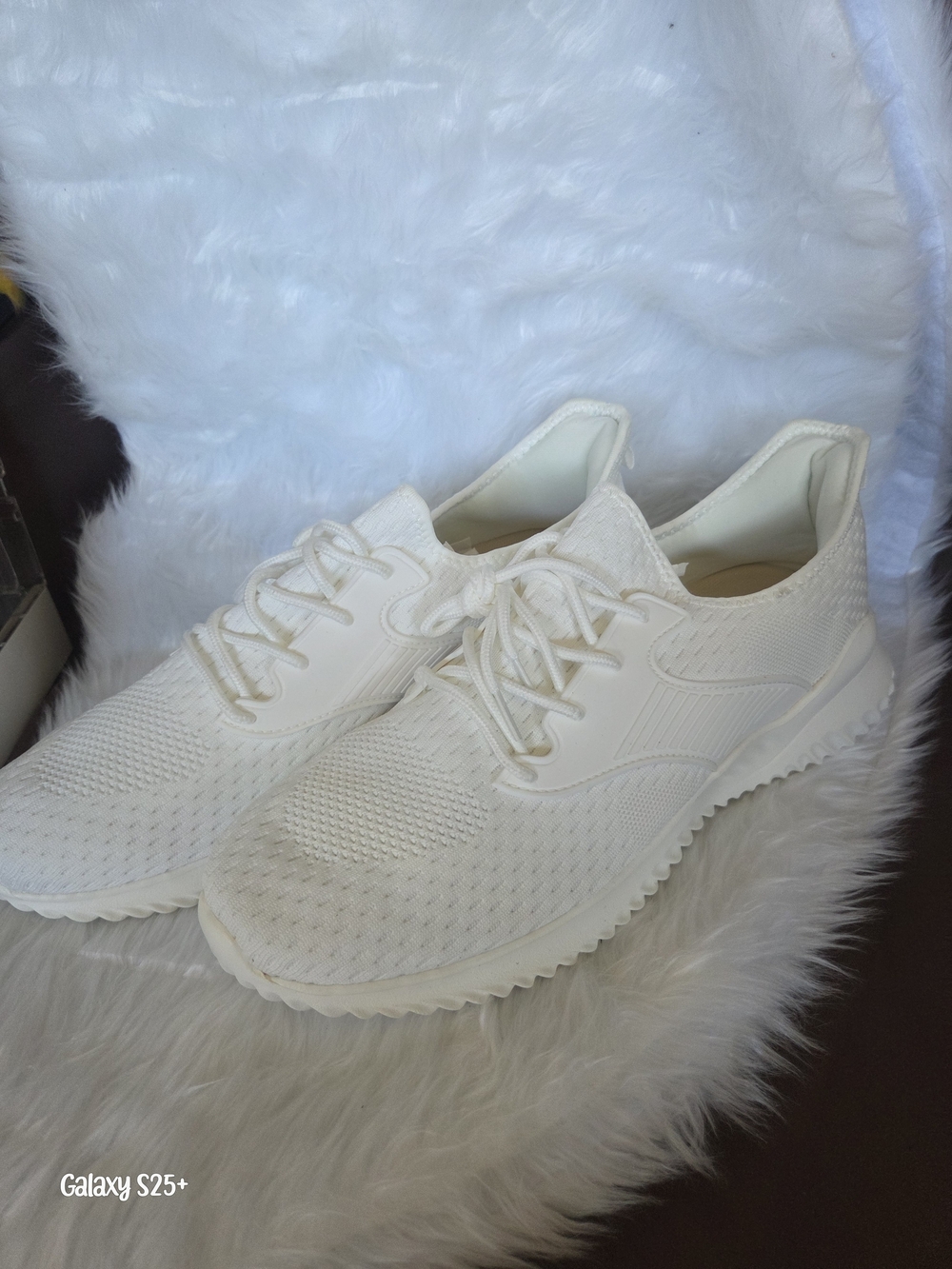 Lightweight White Knit Mens Sneakers - Breathable Comfort